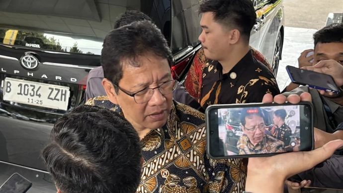 Menteri Keuangan Purbaya Yudhi Sadewa menjawab pertanyaan wartawan dalam wawancara cegat di kantor Kementerian Keuangan, Jakarta, Jumat, 24 Oktober 2025. ANTARA/Imamatul Silfia.