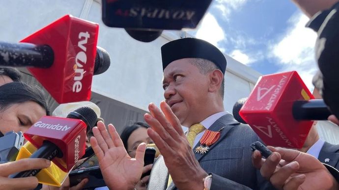 Menteri Energi dan Sumber Daya Mineral (ESDM) Bahlil Lahadalia memastikan pemerintah akan memberikan insentif fiskal bagi perusahaan yang membangun pabrik etanol di Indonesia. Langkah ini menjadi bagian dari upaya mendukung program mandatori bioetano
