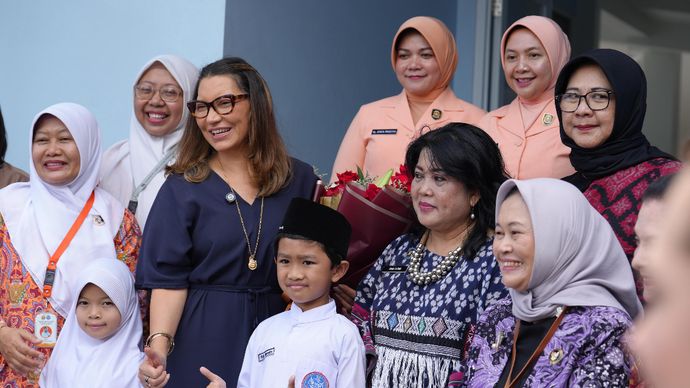 Ibu Negara Brasil, Janja Lula da Silva, meninjau langsung Dapur Sentra Pangan dan Pemberdayaan Gizi (SPPG)