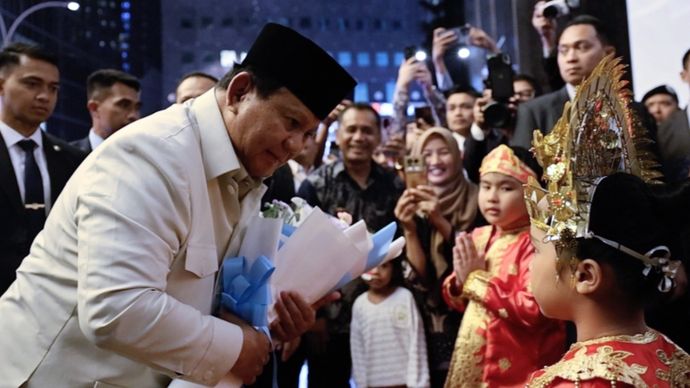 Momen kedatangan Presiden RI Prabowo di perhelatan KTT ASEAN disambut oleh diaspora Indonesia di Malaysia.