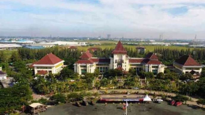 Gedung Bupati Bekasi di kompleks perkantoran Pemerintah Kabupaten Bekasi, Desa Sukamahi, Kecamatan Cikarang Pusat. ANTARA/Pradita Kurniawan Syah.
