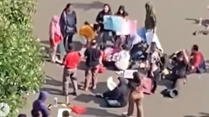 VIDEO Pasar Barito Jaksel Dibongkar Alat Berat Pagi Ini