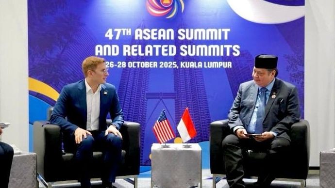 Menteri Koordinator Bidang Perekonomian Airlangga Hartarto melakukan pertemuan dengan Under Secretary of State (Economic Growth, Energy, and Environment) Amerika Serikat, Jacob Helberg. 