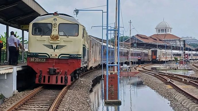 Rangkaian KA di Stasiun Semarang Tawang, Semarang, Jawa Tengah. ANTARA/HO-KAI Daop Semarang