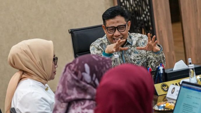 Menteri Koordinator Bidang Pemberdayaan Masyarakat Abdul Muhaimin Iskandar rapat dengan Menteri PPPA Arifah Fauzi di Kantor Kemenko Pemberdayaan Masyarakat, Jakarta, Senin 27 Oktober 2025. ANTARA/HO-Kemenko PM