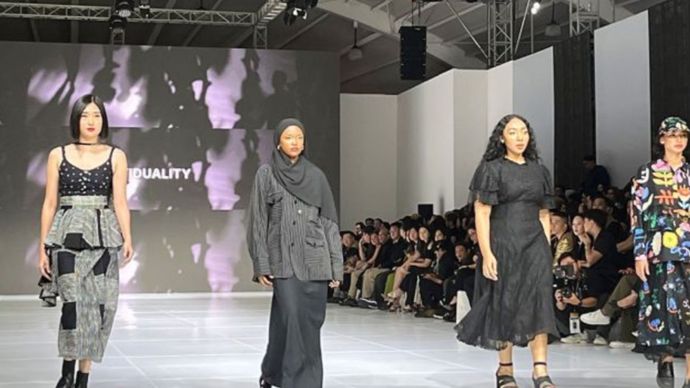 Penampilan model Fresh Faces merupakan wajah-wajah yang menjadi pendatang baru di dunia modeling dalam gelaran mode Jakarta Fashion Week 2026 yang digelar di Pondok Indah Mall 3, Jakarta, Senin (27/10/2025). ANTARA/Sri Dewi Larasati/aa.