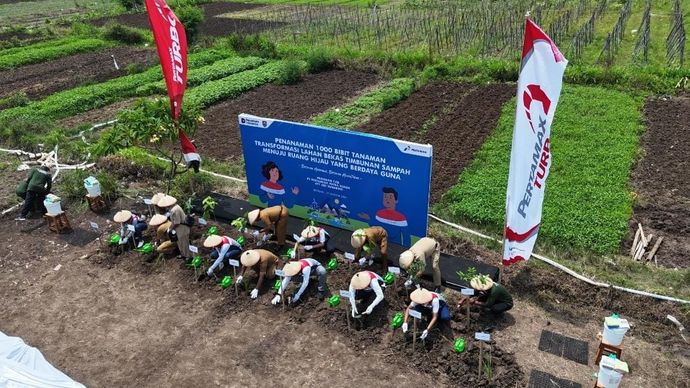 Pertamina Tanam Harapan Bersama Petani Desa Sobokerto