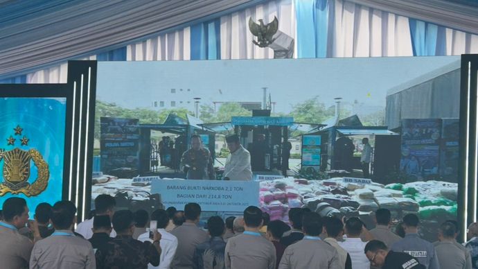 Presiden Republik Indonesia Prabowo Subianto hadir langsung pemunashan barang bukti narkoba 214,84 Ton senilai Rp29,37 Triliun periode satu tahun pemerintahan,