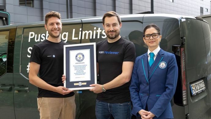 Kia PV5 Cargo meraih penghargaan Guinness World Records untuk kendaraan komersial ringan listrik (eLCV). (Foto: Istimewa)