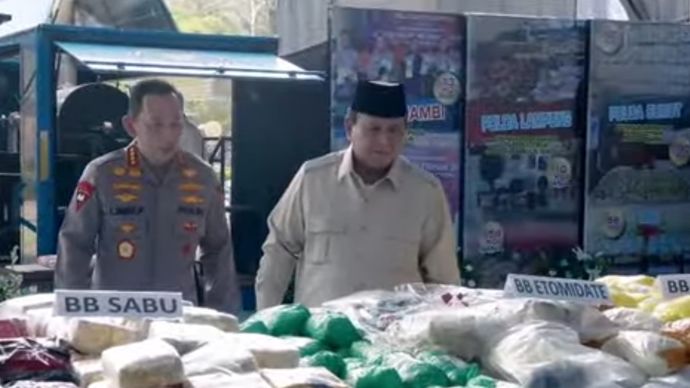 Presiden Prabowo Subianto hadiri pemusnahan barang bukti narkoba di Mabes Polri.