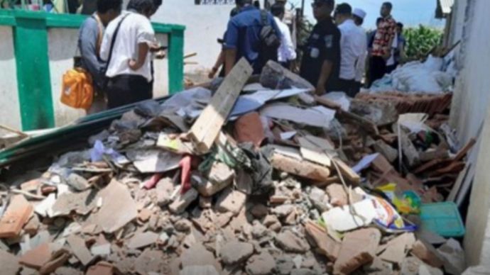 Asrama Ambruk di Situbondo