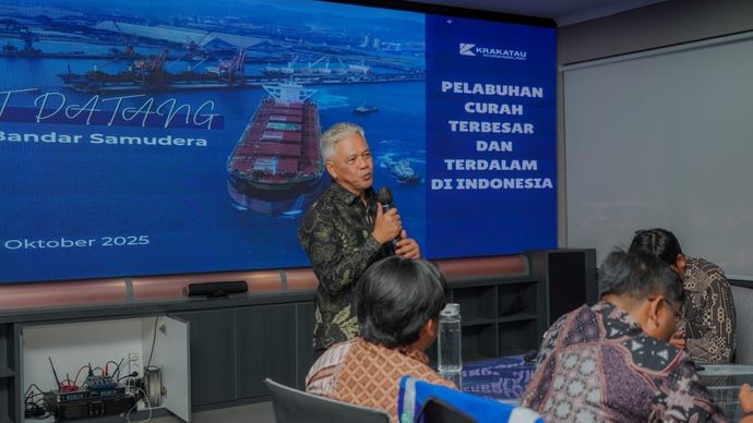Komisaris Krakatau Bandar Samudera mendorong profesionalisme dan eisiensi guna mencapai target.