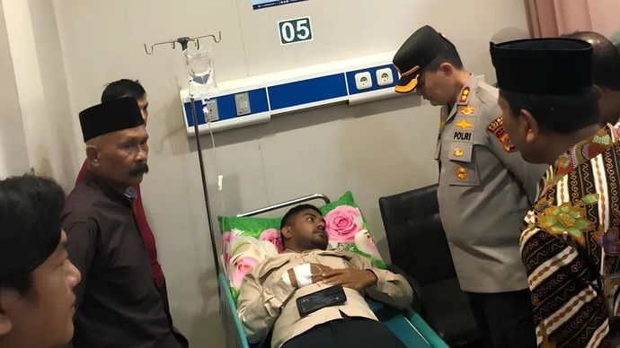 Kepala SPPG Desa Sagoe Muhammad Reza tengah dirawat di Puskesmas Trienggadeng usai dilaporkan dianiaya oleh Wakil Bupati Pidie Jaya Hasan Basri pada Kamis, 30 Oktober 2025. ANTARA/HO-BGN.