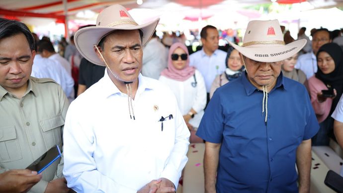 Menteri Pertanian (Mentan) Andi Amran Sulaiman menyampaikan bahwa Indonesia masih mengimpor 30 hingga 40 persen kebutuhan daging sapi nasional. 