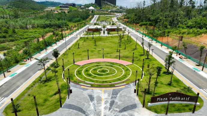 Pasca diterbitkannya Peraturan Presiden Nomor 79 Tahun 2025 yang menetapkan Ibu Kota Nusantara (IKN) sebagai pusat pemerintahan Indonesia, Otorita IKN memulai tahap persiapan pembangunan ekosistem Kawasan Legislatif dan Yudikatif.  