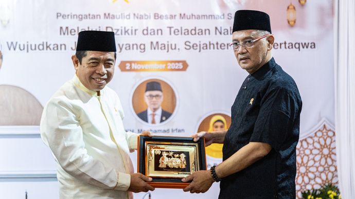 Pemerintah resmi memperbolehkan pelaksanaan umrah mandiri. Kebijakan tersebut tertuang dalam Undang-Undang Nomor 14 Tahun 2025 tentang Penyelenggaraan Ibadah Haji dan Umrah.