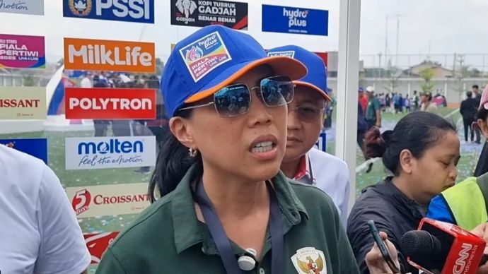 Executive Committee PSSI (Exco PSSI) Vivin Cahyani Sungkono usai menyaksikan laga final Piala Pertiwi U14 &amp; U16 2025 All Stars di Suppersoccer Arena Kudus, Jawa Tengah, Minggu, 13 Juli 2025. (ANTARA/Akhmad Nazaruddin Lathif)