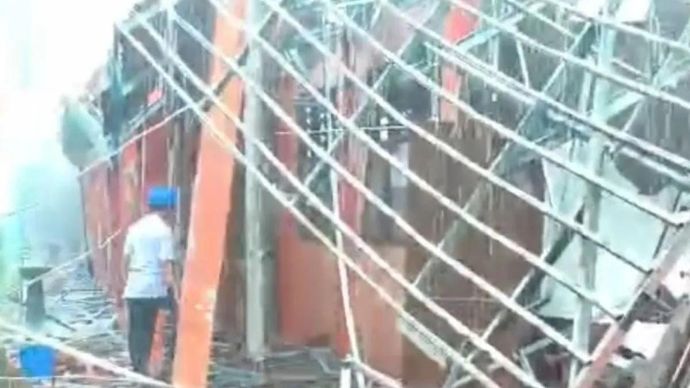 Bangunan SMKN 1 Gunungputri, Kabupaten Bogor, Jawa Barat, mengalami ambruk pada Senin 3 November 2025. ANTARA/HO-Pemkab Bogor