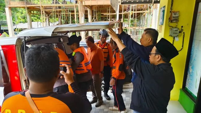 Tim SAR gabungan menemukan jasad mahasiswa UIN Walisongo Semarang yang hanyut di sungai di Kabupaten Kendal, Jawa Tengah, Rabu 5 November 2025. ANTARA/HO-UIN Walisongo Semarang