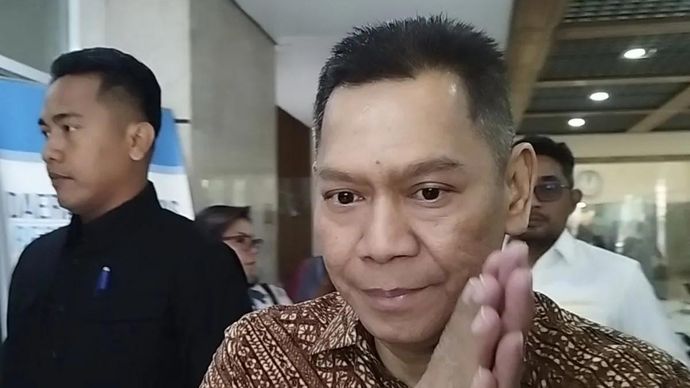 Anggota DPR RI nonaktif Adies Kadir saat tiba di Kantor MKD DPR RI, kompleks parlemen, Jakarta, Rabu 5 November 2025. (ANTARA/Bagus Ahmad Rizaldi)