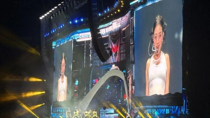 Arsip Foto - Jihyo TWICE saat tampil solo stage membawakan nyanyian dan koreografi tarian 