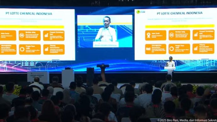 Menteri ESDM Bahlil Lahadalia dalam Acara Peresmian Pabrik Lotte Chemical Indonesia Cilegon