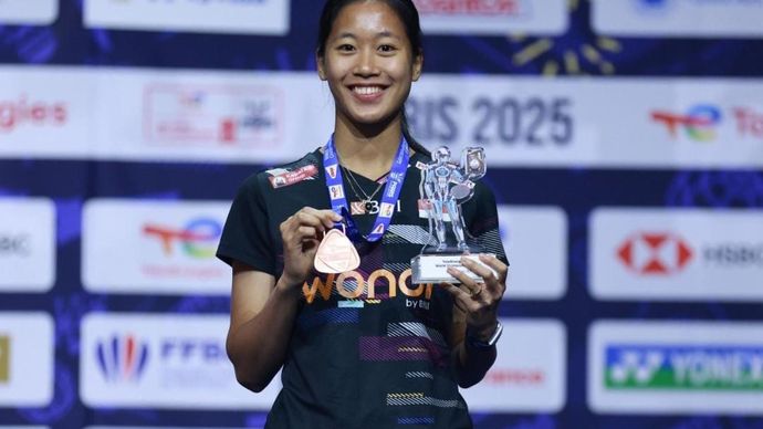 Atlet tunggal putri Pelatnas PBSI, Putri Kusuma Wardani, sukses menempati posisi runner-up di ajang Hylo Open 2025