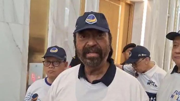 Ketua Umum DPP Partai NasDem Surya Paloh saat diwawancarai di NasDem Tower, Jakarta, Minggu 10 November 2025. ANTARA/Bagus Ahmad Rizaldi