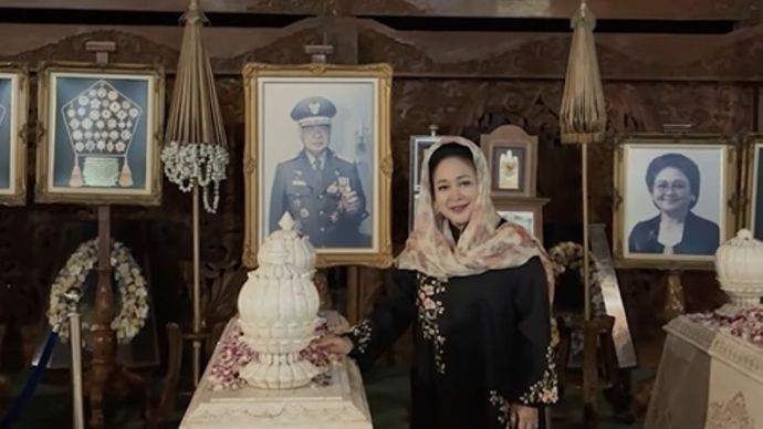 Titiek Ziarah ke Makam Soeharto