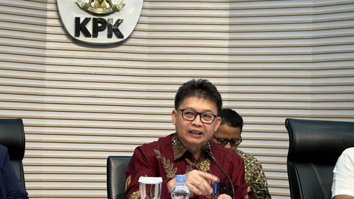 Staf Ahli Menteri Perindustrian Bidang Penguatan Kemampuan Industri Dalam Negeri Adie Rochmanto Pandiangan memberikan keterangan pers di Gedung Merah Putih KPK, Jakarta, Kamis 24 Juli 2025. ANTARA/Rio Feisal