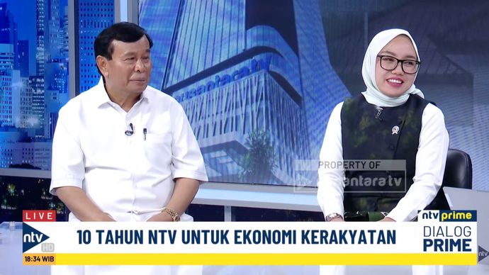 Presiden Komisaris NTV Nurdin Tampubolon dan Wakil Menteri Koperasi Farida Farichah.