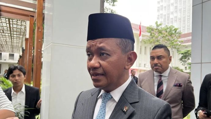 Menteri Energi dan Sumber Daya Mineral (ESDM) Bahlil Lahadalia memberi keterangan ketika ditemui setelah melantik anggota Komite BPH Migas, di Kantor Kementerian ESDM, Jakarta, Senin, 10 November 2025. ANTARA/Putu Indah Savitri