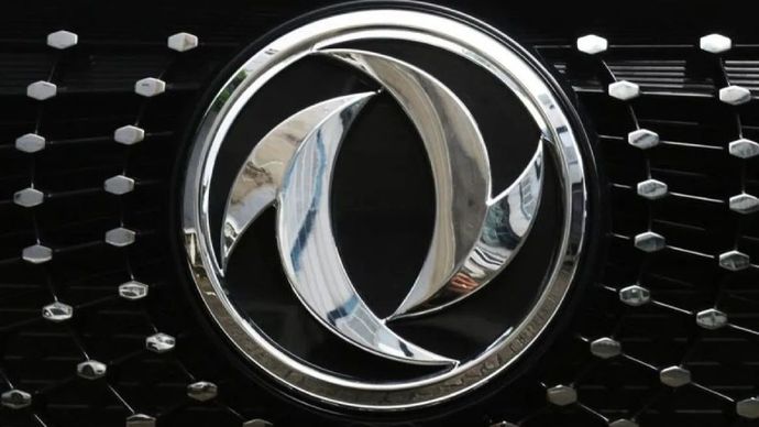 Logo Dongfeng Sokon atau DFSK. (Foto: ANTARA/Chairul Rohman/aa)