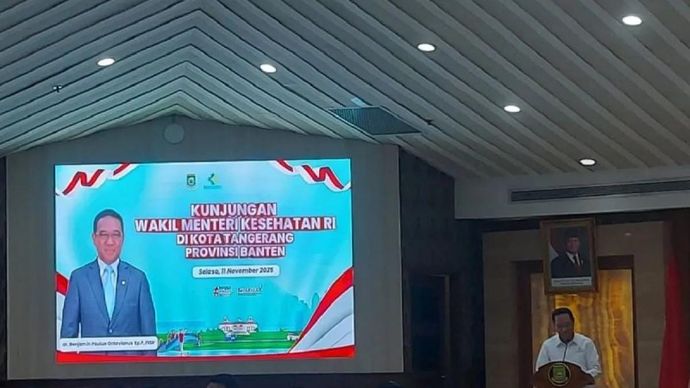 Wakil Menteri Kesehatan (Wamenkes) Benjamin Paulus Octavianus menyampaikan capaian penemuan kasus TB dalam kunjungan kerja ke Kota Tangerang, Selasa. ANTARA/Irfan