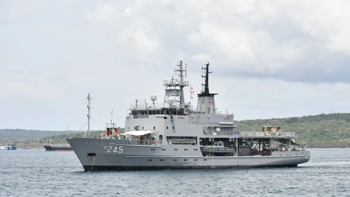 Kapal survei hidrografi milik Royal Australian Navy (RAN), HMAS Leeuwin (A245), tiba di Dermaga Multipurpose Tenau, Kupang, Nusa Tenggara Timur Senin, 10 November 2025. (ANTARA/Ho-Humas TNI AL)