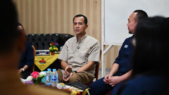 Menteri Transmigrasi M. Iftitah Sulaiman Suryanagara menyampaikan bahwa pembangunan kawasan transmigrasi perlu dipandang sebagai investasi ekonomi yang menghasilkan nilai tambah, bukan sekadar pembangunan infrastruktur.  