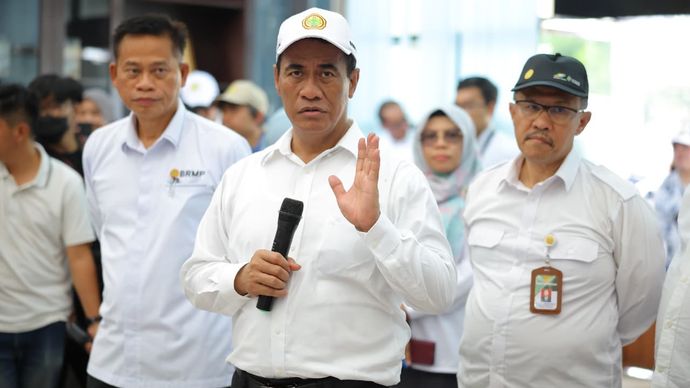 Menteri Pertanian Andi Amran Sulaiman (Mentan Amran) kembali menunjukkan ketegasannya dalam menegakkan disiplin aparatur di lingkungan Kementerian Pertanian. 