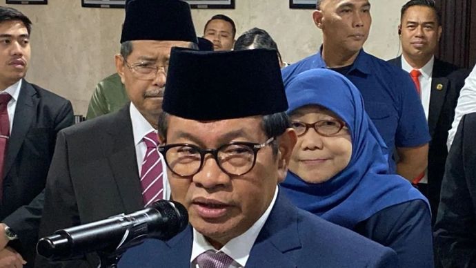 Gubernur DKI Jakarta Pramono Anung Wibowo saat dijumpai di Gedung DPRD DKI Jakarta, Rabu, 12 November 2025. ANTARA/Lifia Mawaddah Putri.