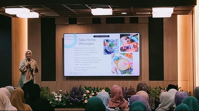 Seminar Budaya Sehat Nusantara secara hybrid dengan mengangkat judul &ldquo;Optimalisasi Bahan Pangan Lokal, MPASI Bergizi, untuk Tumbuh Kembang Anak&rdquo;