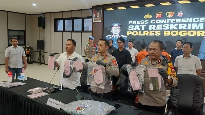 Kapolres Bogor AKBP Wikha Ardilestanto dalam konferensi pers di Mako Polres Bogor, Cibinong, Kabupaten Bogor, Jawa Barat, Kamis, 13 November 2025. ANTARA/M Fikri Setiawan