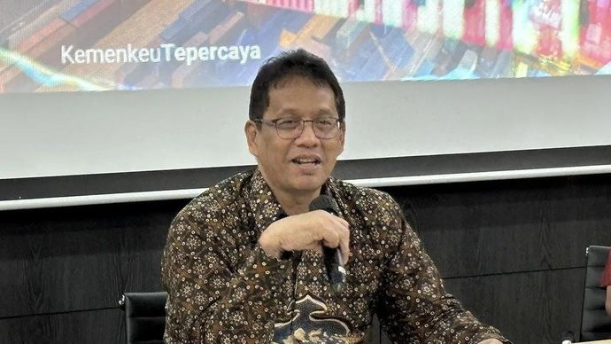 Menteri Keuangan Purbaya Yudhi Sadewa menjawab pertanyaan wartawan dalam taklimat media di kantor Kementerian Keuangan, Jakarta, Jumat 14 November 2025. ANTARA/Imamatul Silfia/pri.