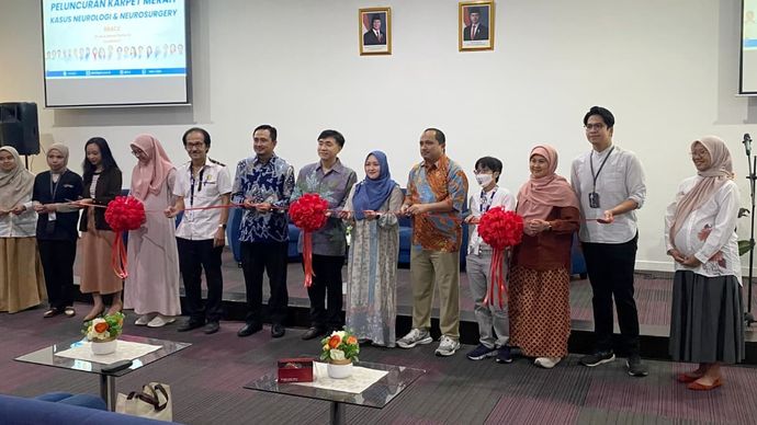 Rumah Sakit Universitas Indonesia (RSUI) yang berlokasi di Beji, Kota Depok, menghadirkan sebuah terobosan layanan prioritas yang disebut &quot;karpet merah&quot;. Layanan ini dirancang khusus untuk mempercepat penanganan pasien yang menderita stroke dan tumor.