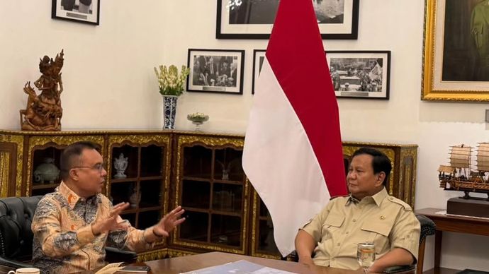 Prabowo dan Wakil Ketua DPR Sufmi Dasco Bahas Empat Program Strategis di Istana