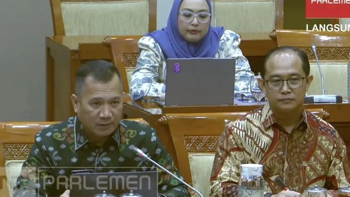 Tangkapan layar - Ketua Panitia Seleksi Calon Anggota Komisi Yudisial Dhahana Putra (kiri) dan Anggota Pansel Widodo (kanan) saat rapat dengar pendapat dengan Komisi III DPR RI sebelum uji kelayakan calon anggota KY masa jabatan 2025&ndash;2030 di kompleks parlemen, Senayan, Jakarta, Senin, 17 November 2025. ANTARA/Fath Putra Mulya.