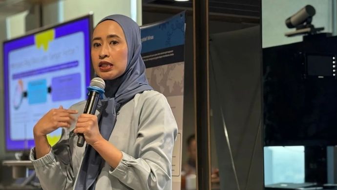 Dokter spesialis obstetri dan ginekologi lulusan Universitas Indonesia dr. Amarylis Febrina Choirin Nisa Fathoni, Sp.OG, IBCLC menanggapi kasus rahim copot dalam temu media di Jakarta, Selasa, 18 November 2025. (ANTARA/Hreeloita Dharma Shanti)