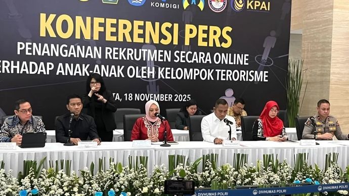 Densus 88 AT Polri bersama Badan Nasional Penanggulangan terorisme (BNPT) menggelar konferensi pers 