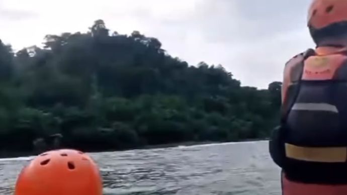 Dengan ditemukannya dua pemancing yang sebelumnya hilang terseret ombak, operasi pencarian dan penyelamatan pun dinyatakan selesai dan resmi ditutup. Upaya pencarian ini melibatkan berbagai unsur, mulai dari Basarnas, TNI&ndash;Polri, BPBD, relawan, aparatur daerah, himpunan nelayan, warga setempat, keluarga korban, hingga seluruh elemen SAR lainnya.