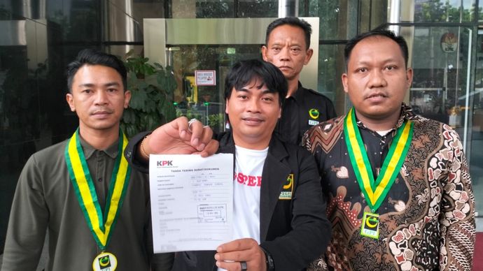 KPK diminta mengusut dugaan korupsi di wilayah Subang, Jawa Barat. 