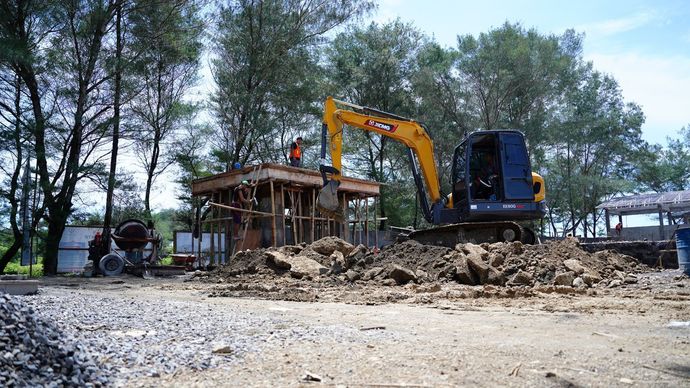 Nelayan di Pantai Baru dan Pantai Kuwaru, Desa Poncosari, Srandakan, Bantul, Daerah Istimewa Yogyakarta (DIY), begitu antusias menanti rampungnya pembangunan Kampung Nelayan Merah Putih (KNMP)