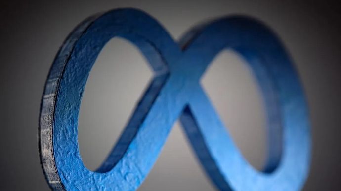 Ilustrasi - Logo tiga dimensi Meta. (REUTERS/Dado Ruvic)